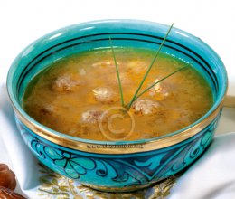 Chorba aux pâtes langue d'oiseau et aux boulettes de viande